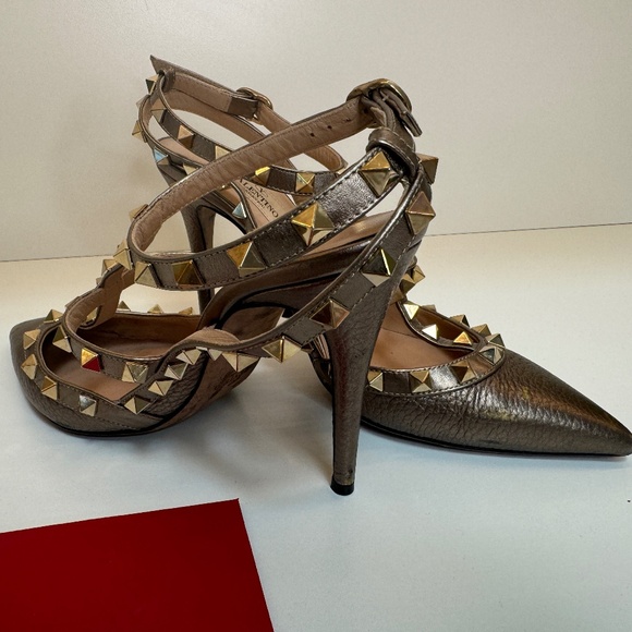 Valentino Rockstud Metallic Ankle Strap Pump 100 mm. 37 - Picture 8 of 9